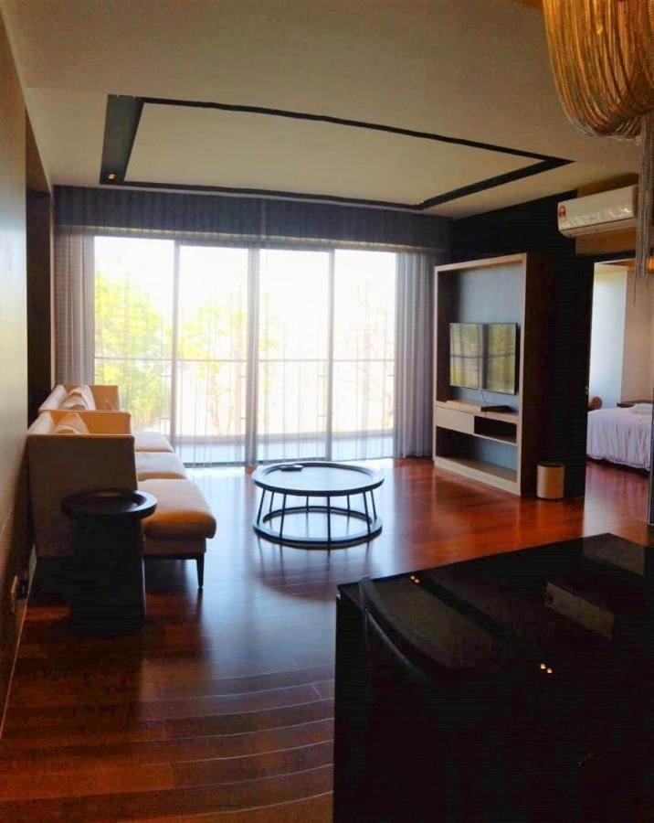 B.Suites 21 Кота-Кинабалу Экстерьер фото